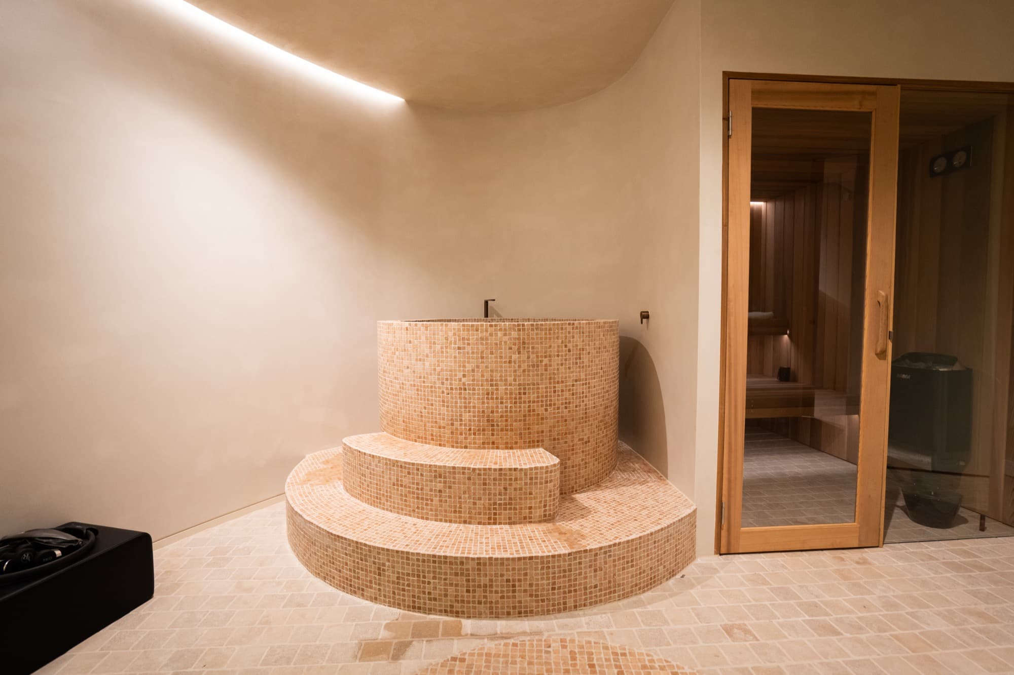 Torquay Coastal Residence private spa